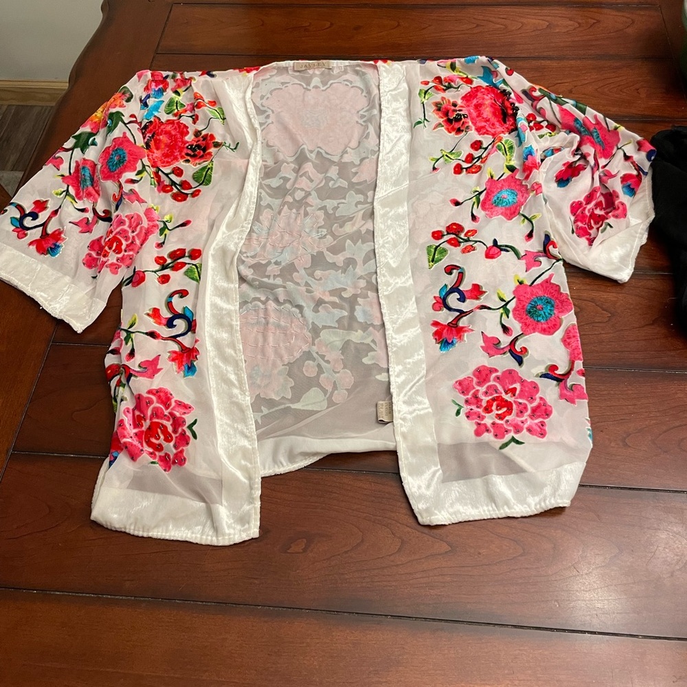 Jayley Vintage Silk Blend‎ Floral Kimono